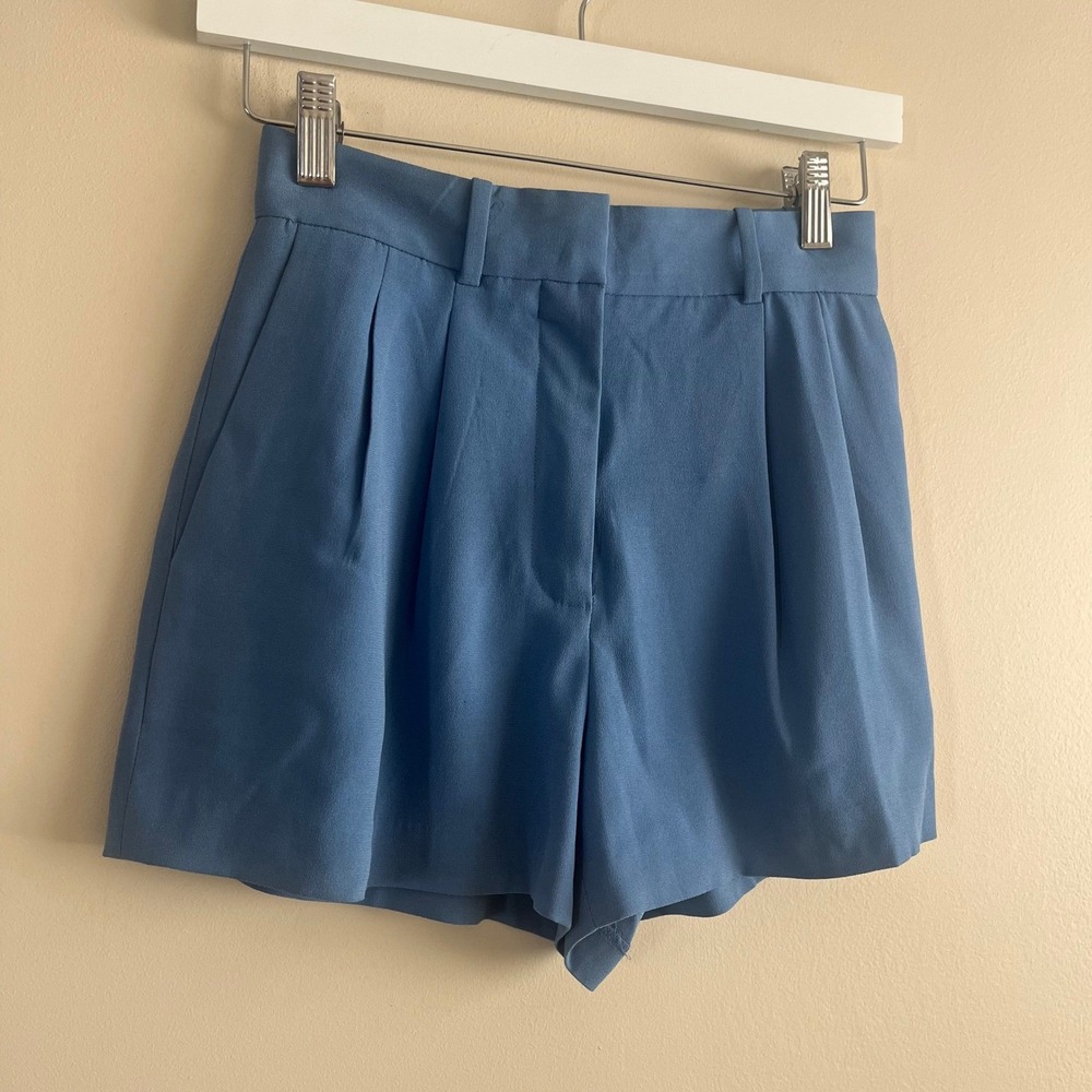 Aritzia Babaton Atelier Blue Pleated Tailored Shorts High Waist Size 2 Preppy